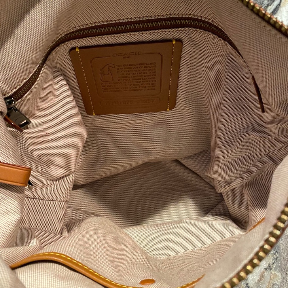 Coach Duffle - Picture 6 of 7
